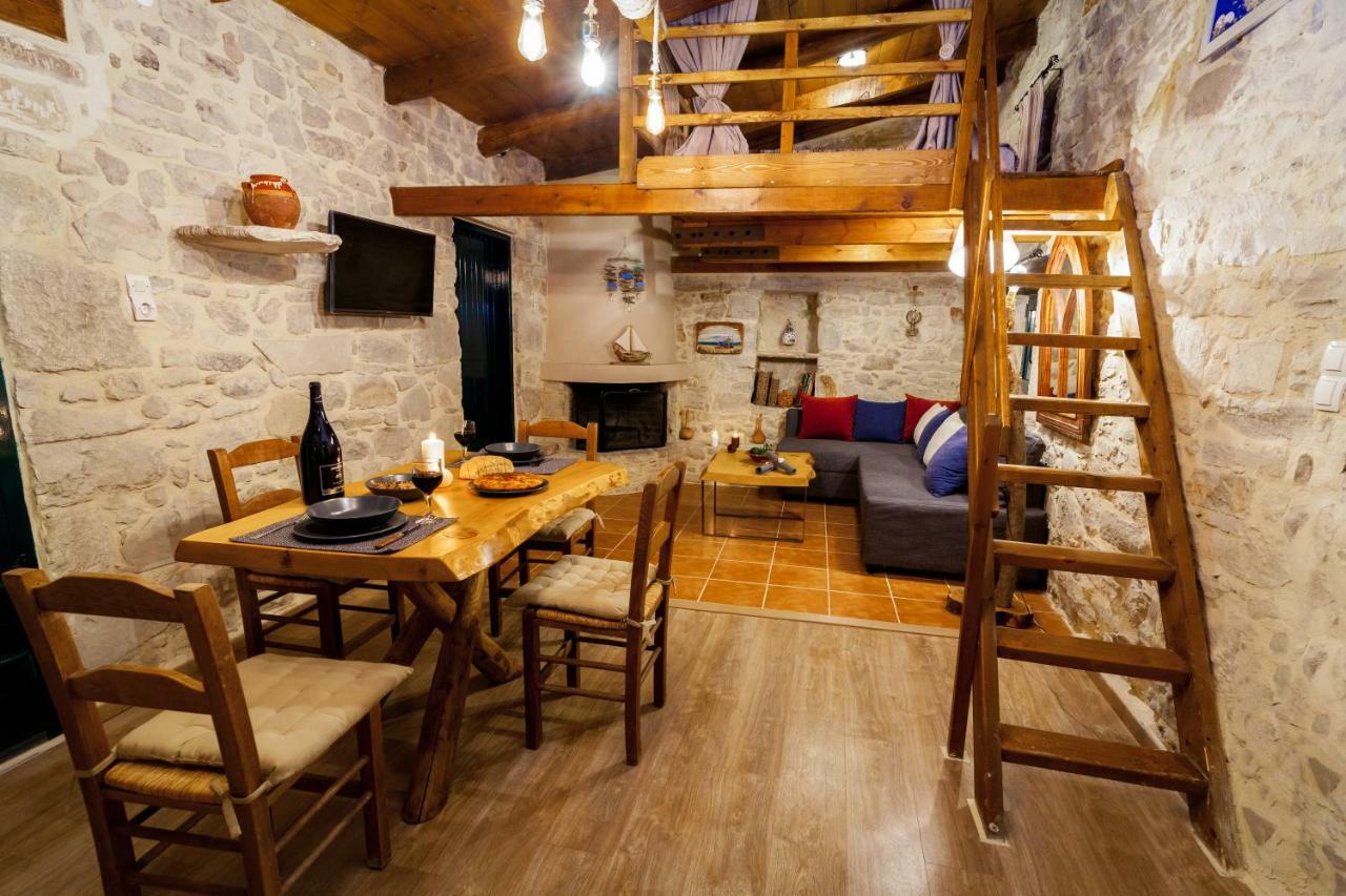 Aristidis'S Plouti Moires Guest House Exterior photo