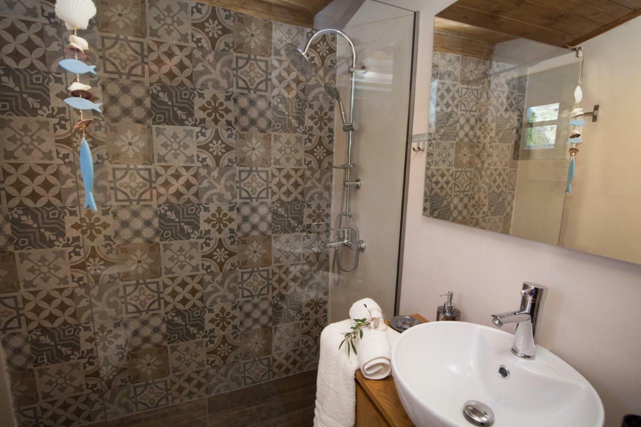 Aristidis'S Plouti Moires Guest House Exterior photo