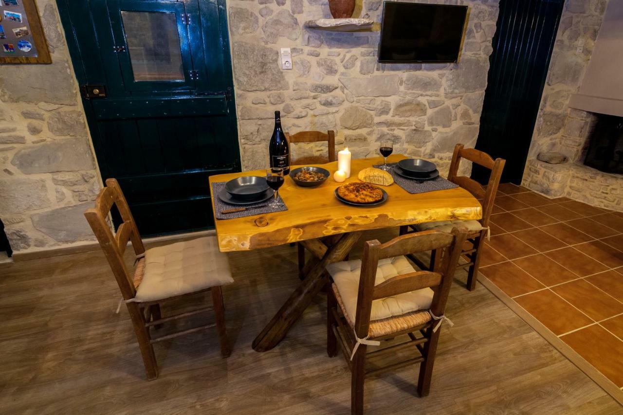 Aristidis'S Plouti Moires Guest House Exterior photo