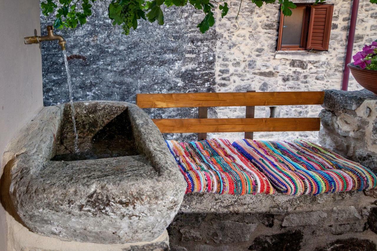 Aristidis'S Plouti Moires Guest House Exterior photo